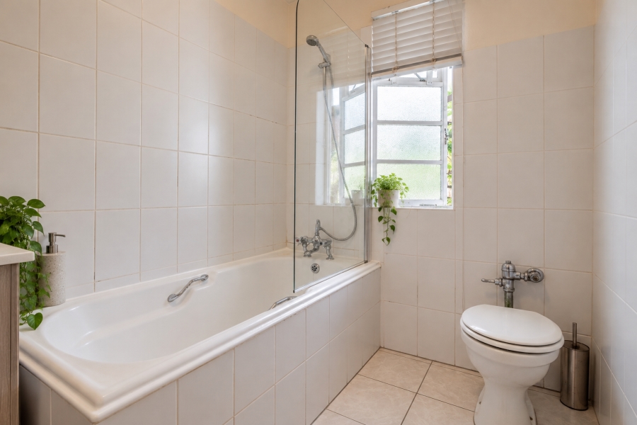 2 Bedroom Property for Sale in Fresnaye Western Cape